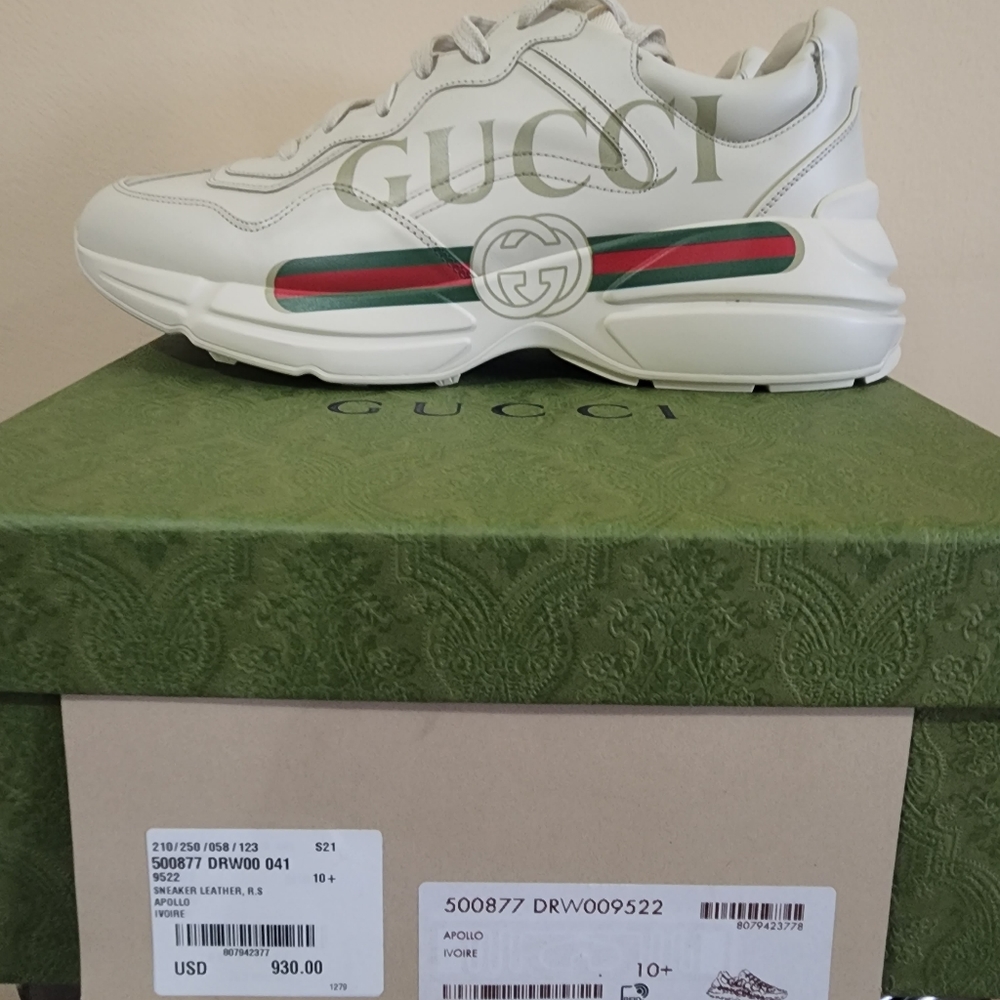 Sneaker - Picture 8 of 16
